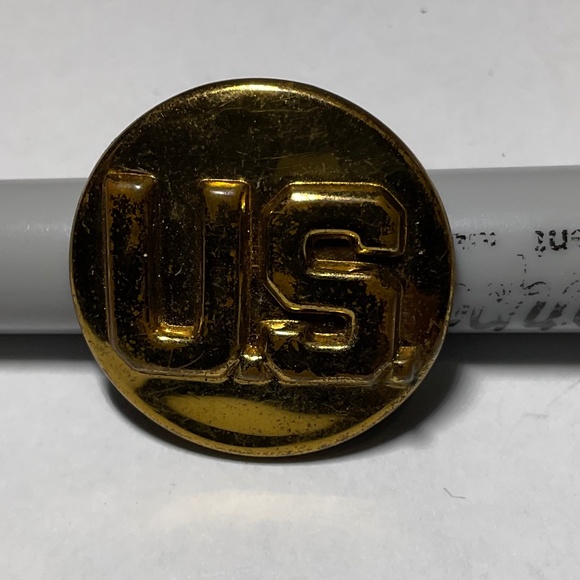 Other - Vintage US Army Collar Pin 1 inch diameter